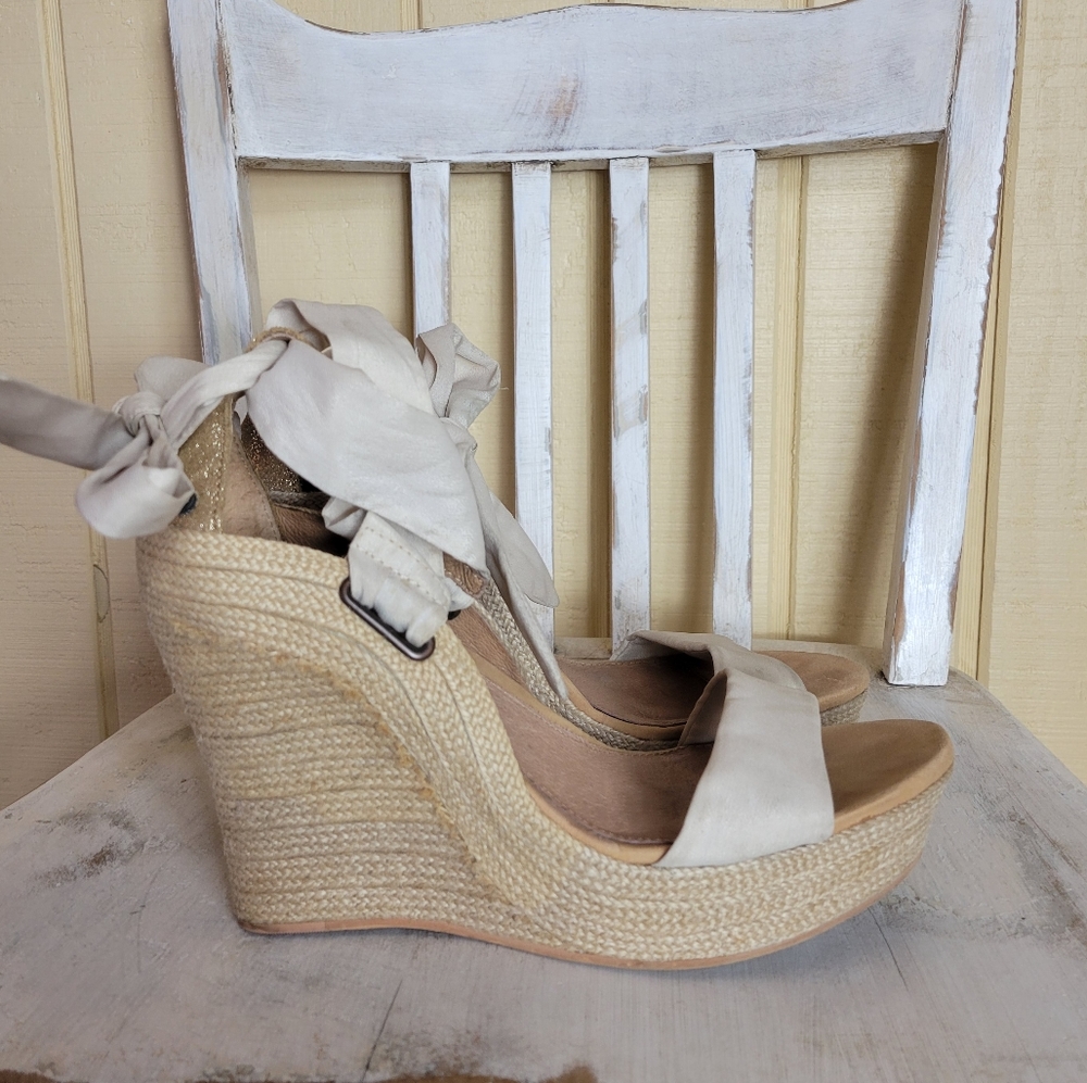 UGG Lucianna Tie Up wedges nude size 8.5